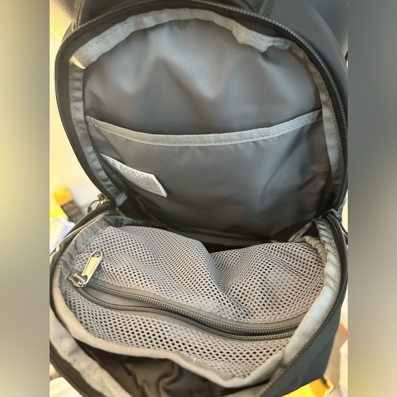 North face borealis mini backpack - Picture 2 of 5